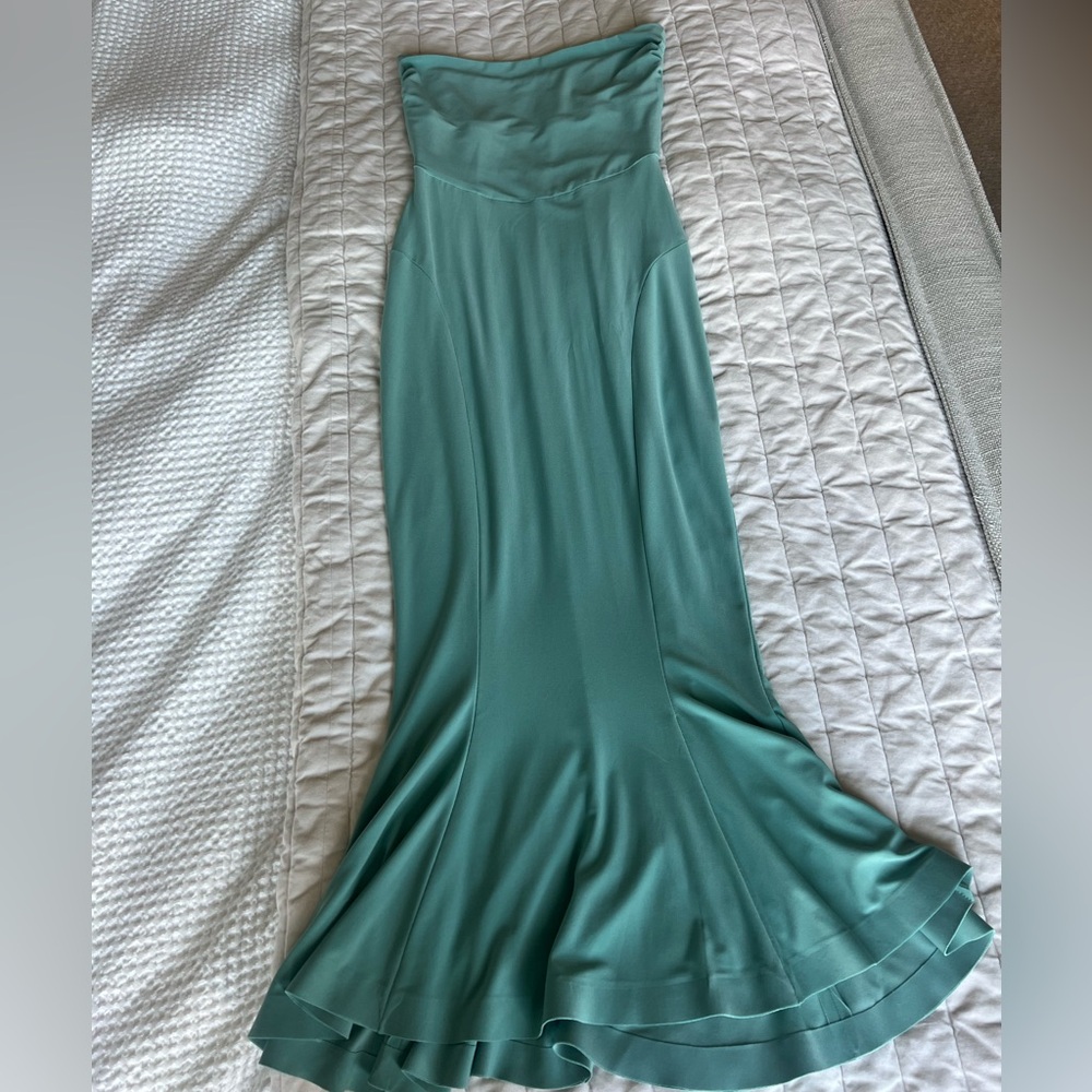 Norma Kamali strapless fishtail midi dress - Picture 5 of 8
